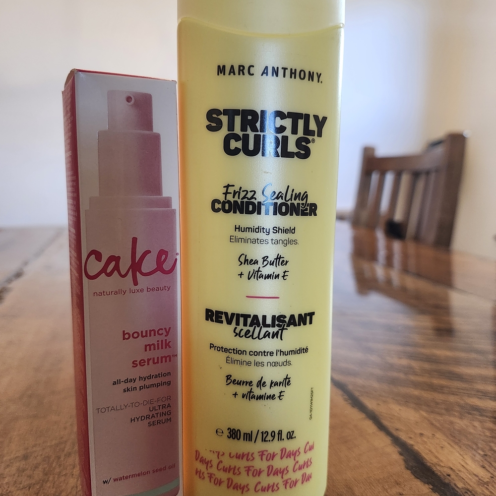 Marc Anthony Strictly Curls Conditioner and Cake Bouncy Milk Serum